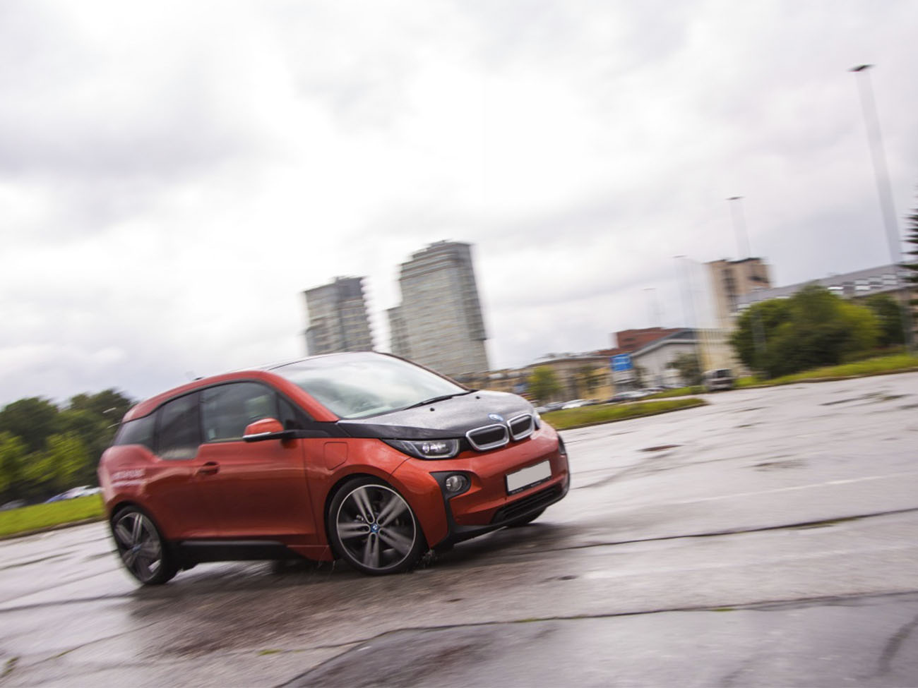 Клиренс автомобиля BMW i3: дорожный просвет у авто БМВ i3 и комплектаций