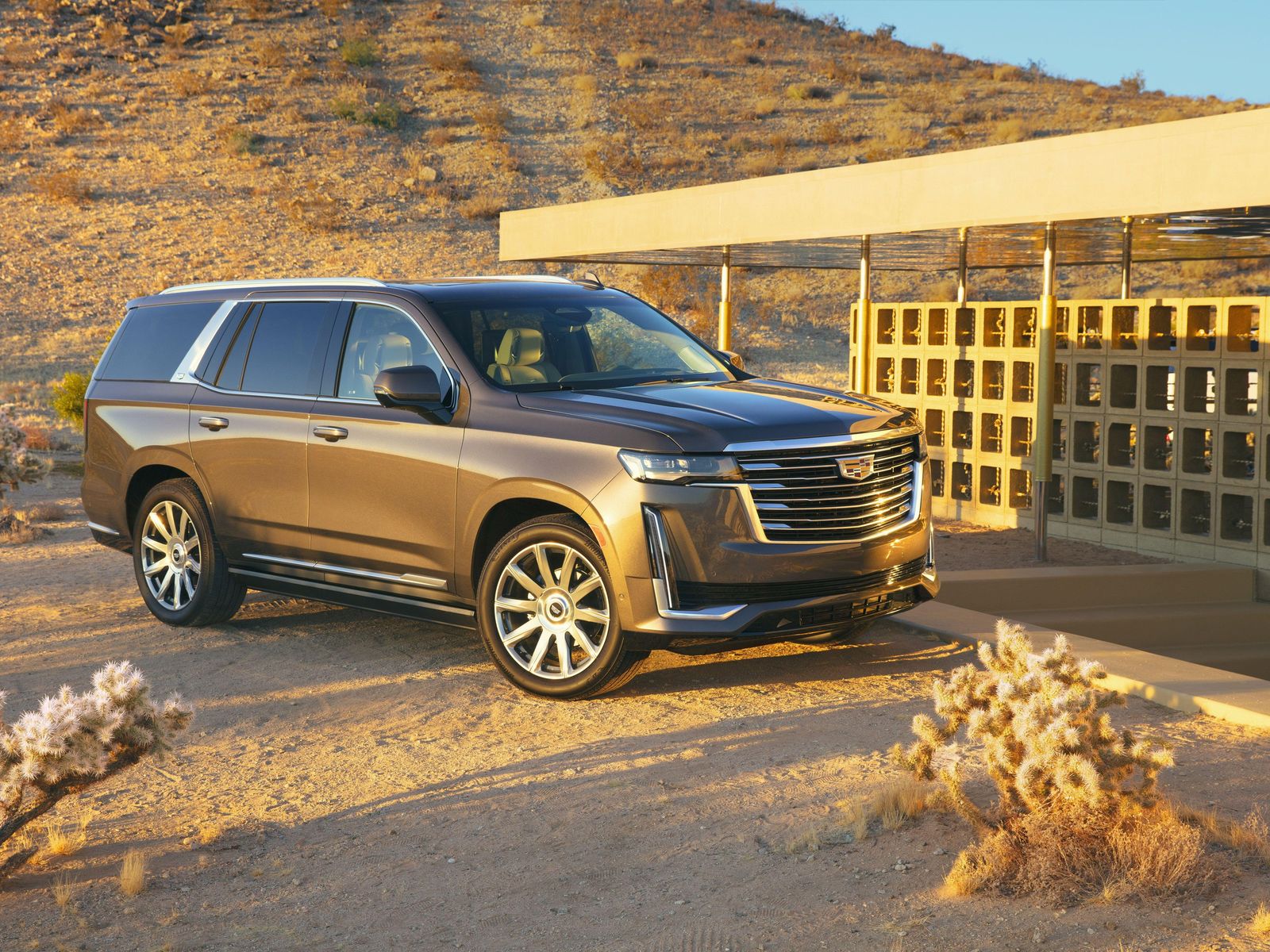 Технические характеристики Cadillac Escalade: комплектации и модельного  ряда Кадиллак на сайте autospot.ru