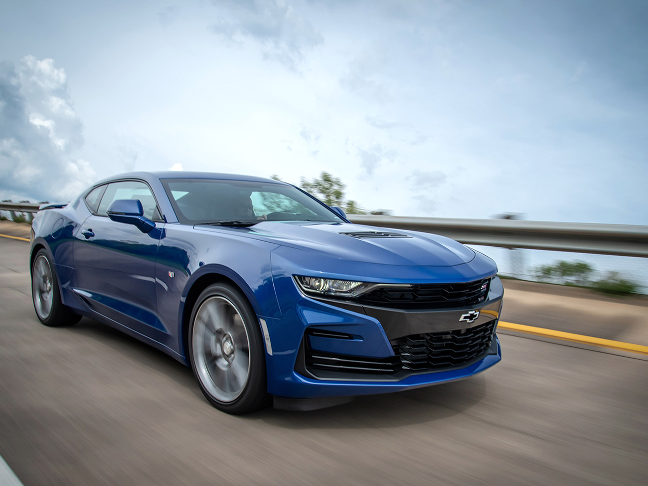 Вес автомобиля Chevrolet Camaro: сколько весит Шевроле Camaro в  комплектациях, масса автомобиля без нагрузки