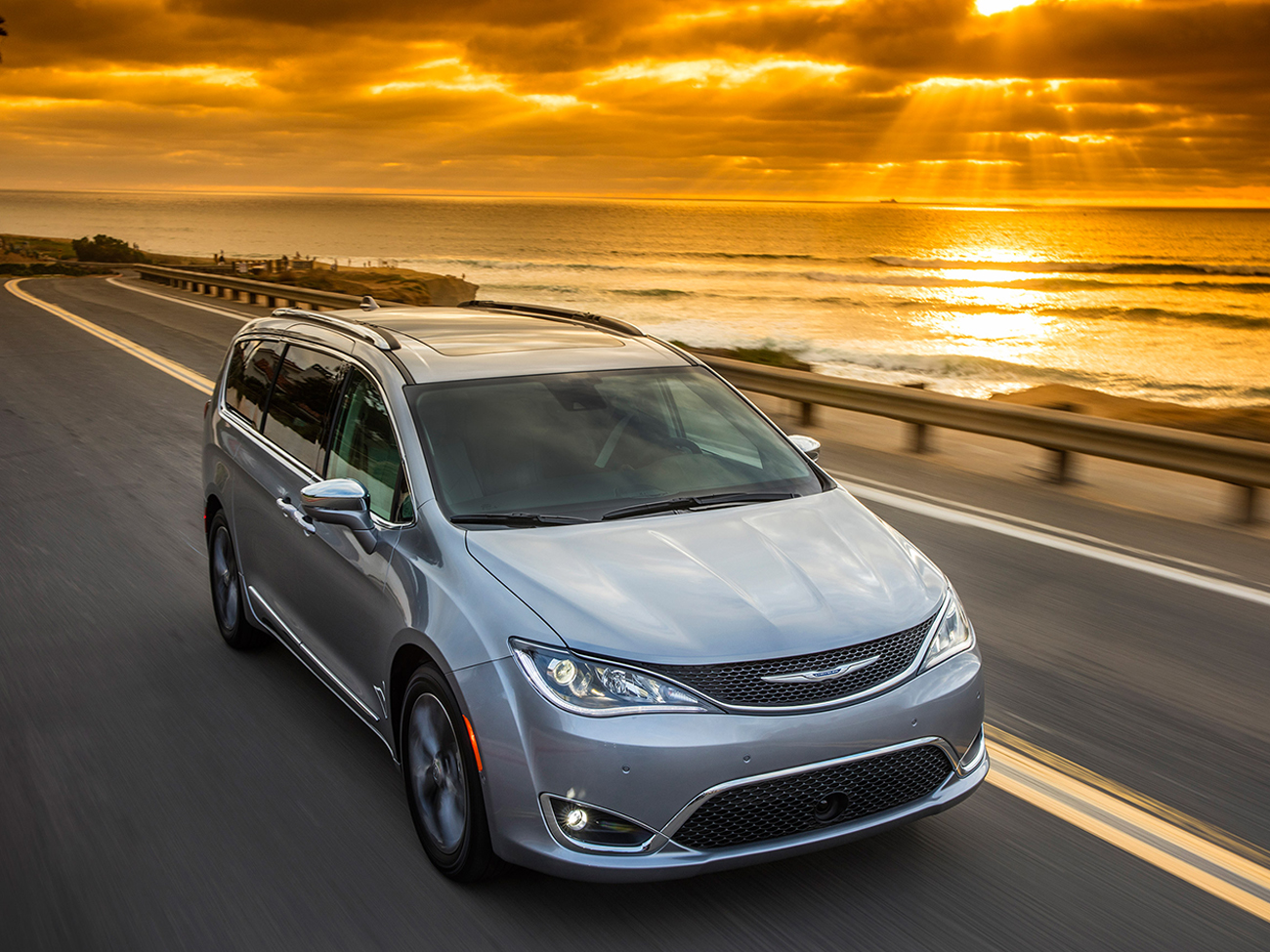 Клиренс автомобиля Chrysler Pacifica: дорожный просвет у авто Крайслер  Pacifica и комплектаций