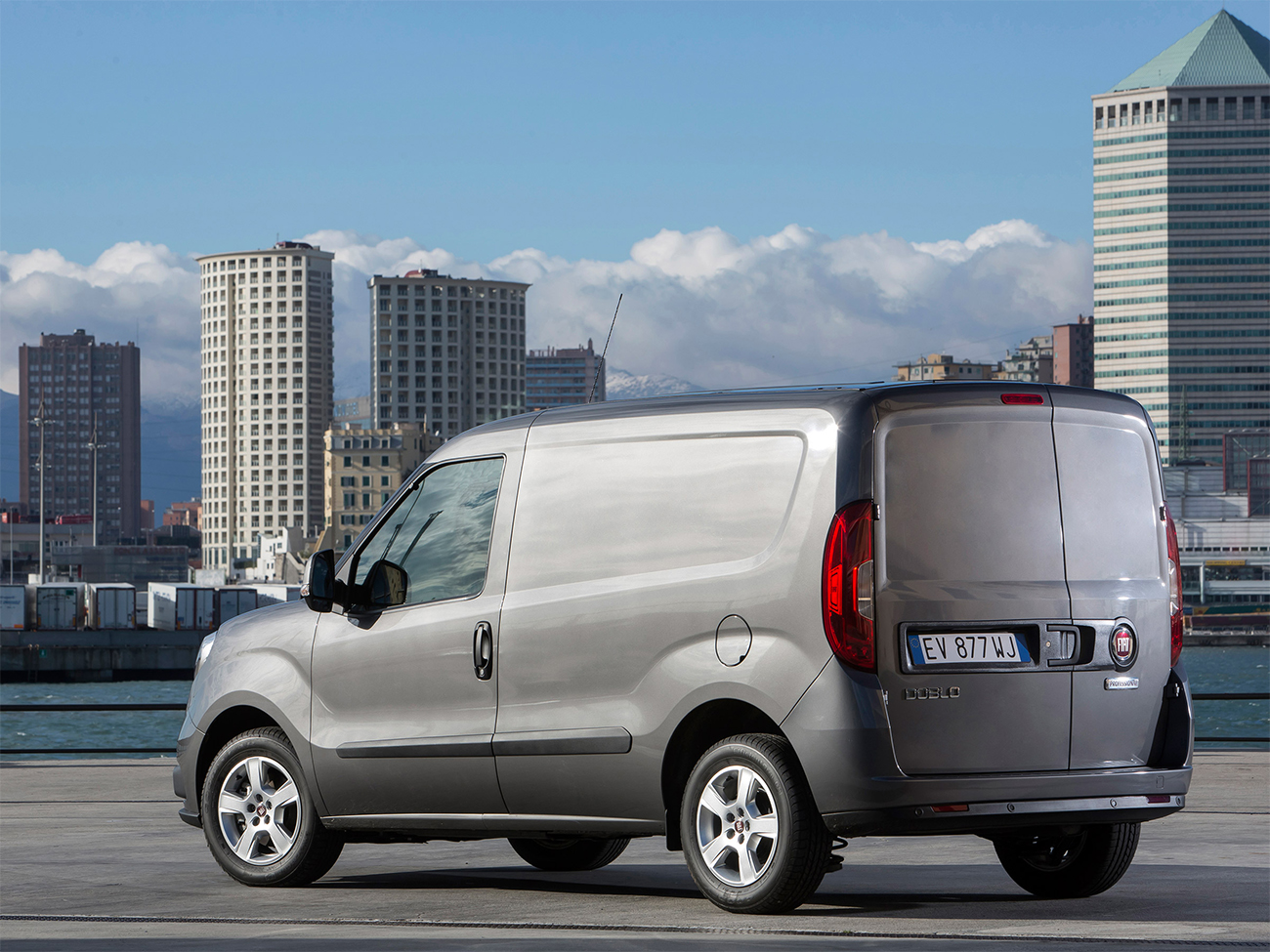 Клиренс автомобиля Fiat Doblo Cargo: дорожный просвет у авто Фиат Doblo  Cargo и комплектаций