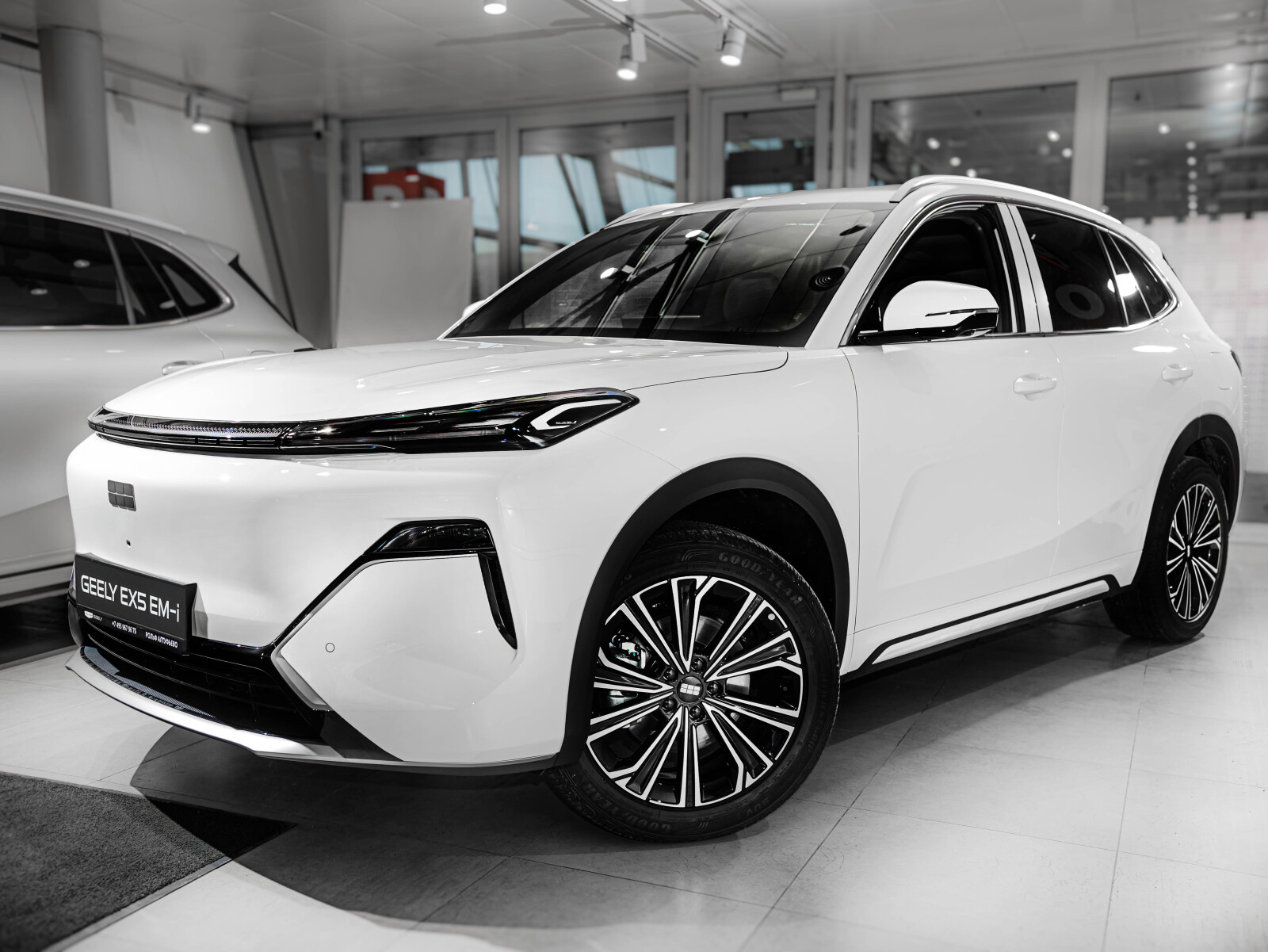 Geely EX5 EM-i I, Crystal White / Белый, 2664990 рублей, вид 3