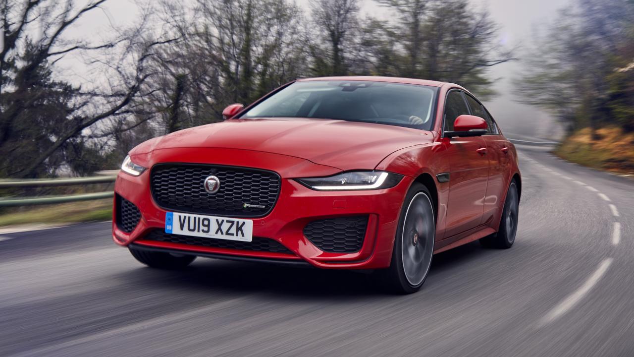 Jaguar XE разгон до 100 км/ч: время разгона автомобиля Ягуар XE и  комплектаций