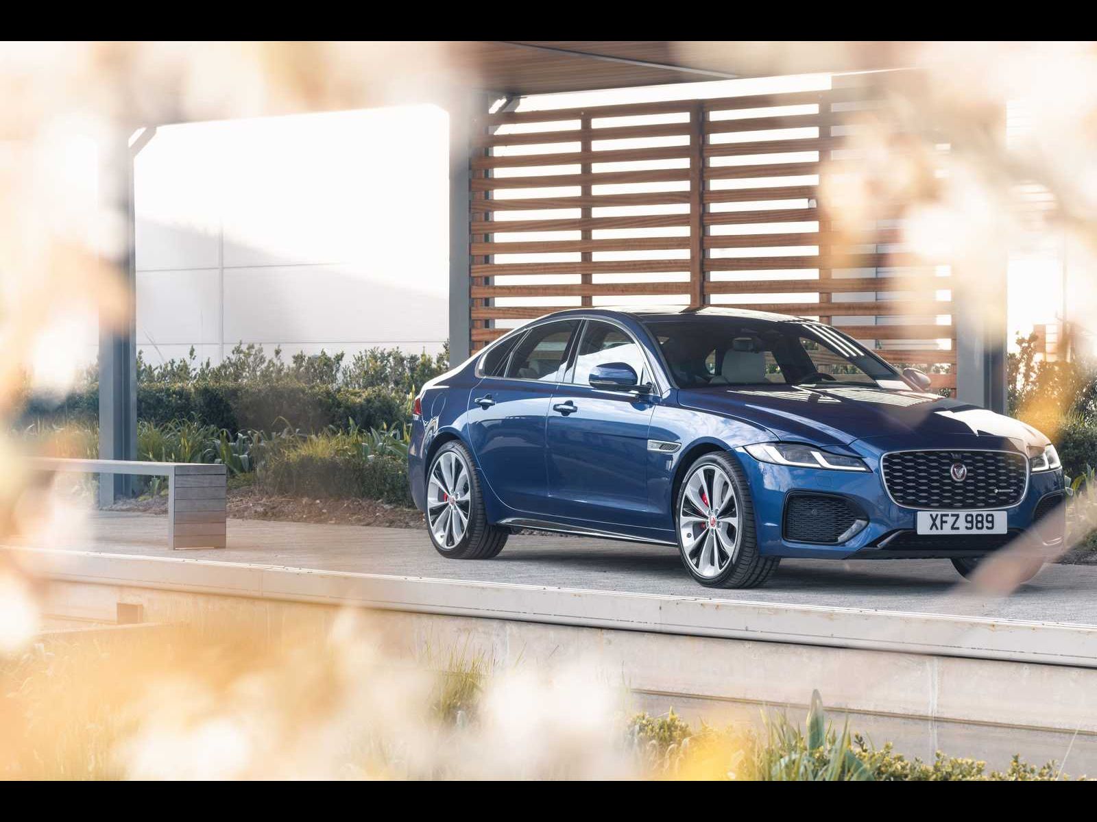 Вес автомобиля Jaguar XF: сколько весит Ягуар XF в комплектациях, масса  автомобиля без нагрузки