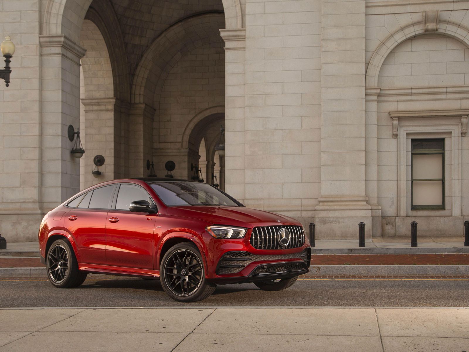 Mercedes GLE Coupe Red 2021