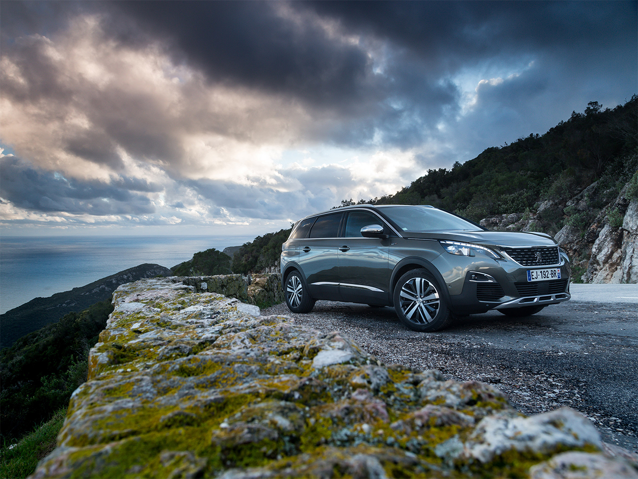 Peugeot 5008 объем багажника