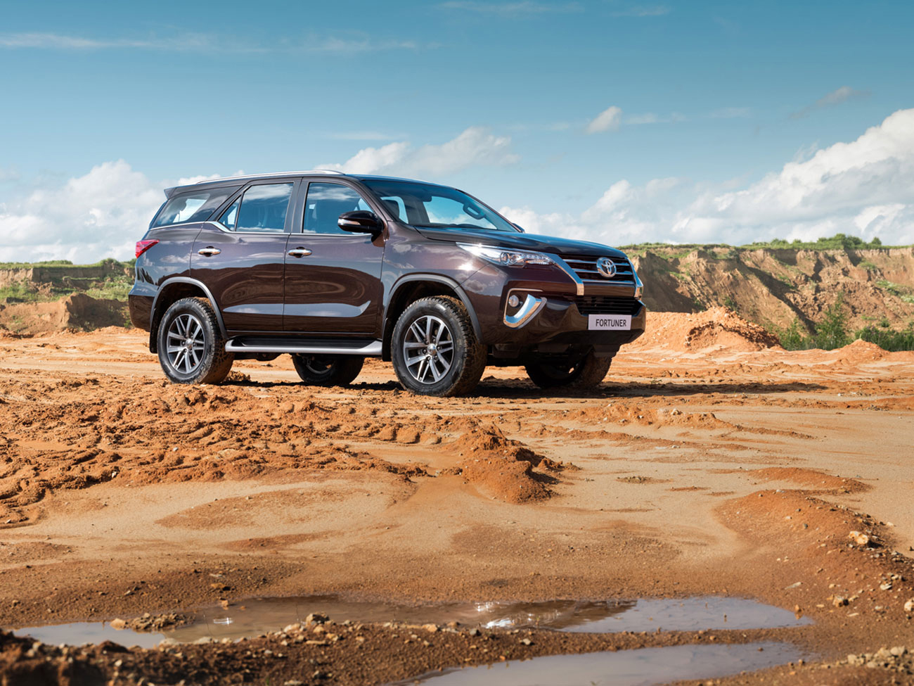 Вес автомобиля Toyota Fortuner: сколько весит Тойота Fortuner в  комплектациях, масса автомобиля без нагрузки