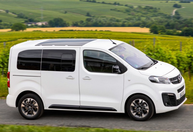Микроавтобус opel zafira life